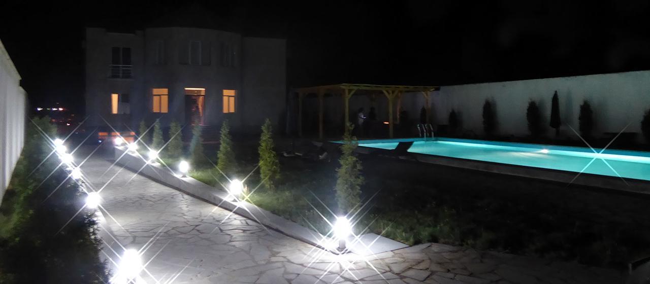 Ossanna Hotel Erivan Exterior foto